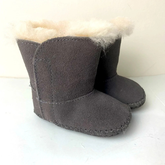 UGG Caden Boot size 1 ( 0-6 months ) XS grey lined warm booties - Picture 1 of 11